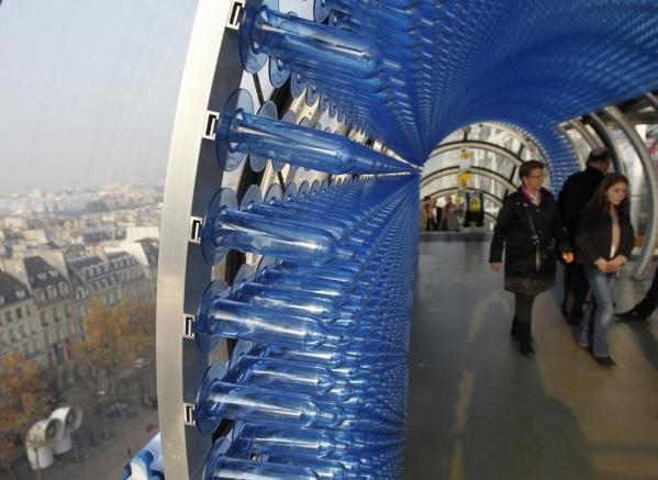 用避孕套来诠释性艺术 另类创意(图)