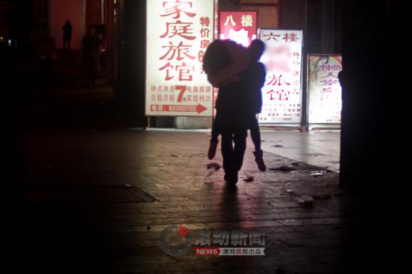 ϸ¿´£ºÒ¹µêÀïÄÇЩ÷È»óÖÚÉúµÄÑý¾«ÃÇ£¨Í¼£©