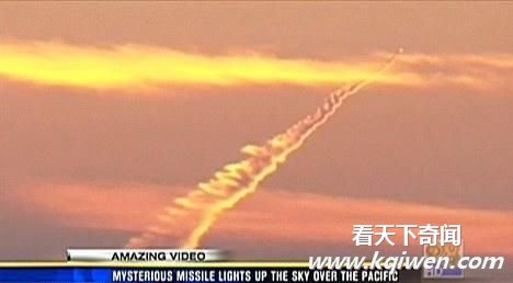 拍摄到美国南加州海岸发射神秘火箭事件(组图)