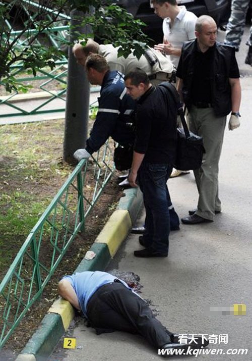 俄前陆军上校被当街枪杀 曾被判战争罪(现场组图)