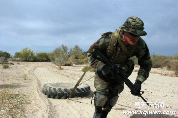 冒死偷拍海豹突击队生死训练