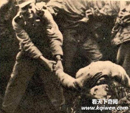 实拍纳粹的骇人暴行用斧头用锯将人斩首(组图)