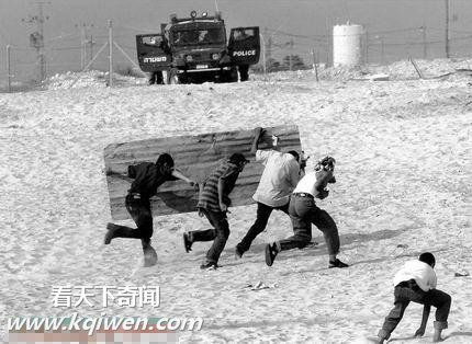 透黑镜头看到战争中近距离枪杀人类残忍瞬间(组图)