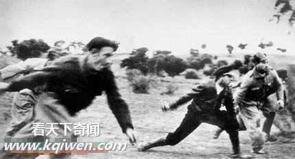 透黑镜头看到战争中近距离枪杀人类残忍瞬间(组图)