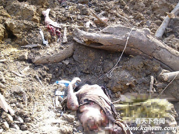 俄军投4吨弹药炸毁恐怖分子兵工厂 尸体残体满地(直击组图57P)