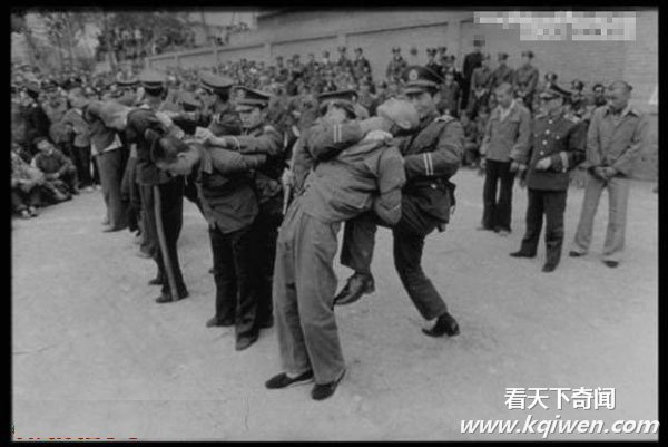 枪毙死刑犯现场照片集揭秘中国早年死刑执行全过程(恐怖组图32P)